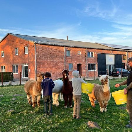 De Smishoeve Met Kinderpret, Dieren En Wellness Heers エクステリア 写真