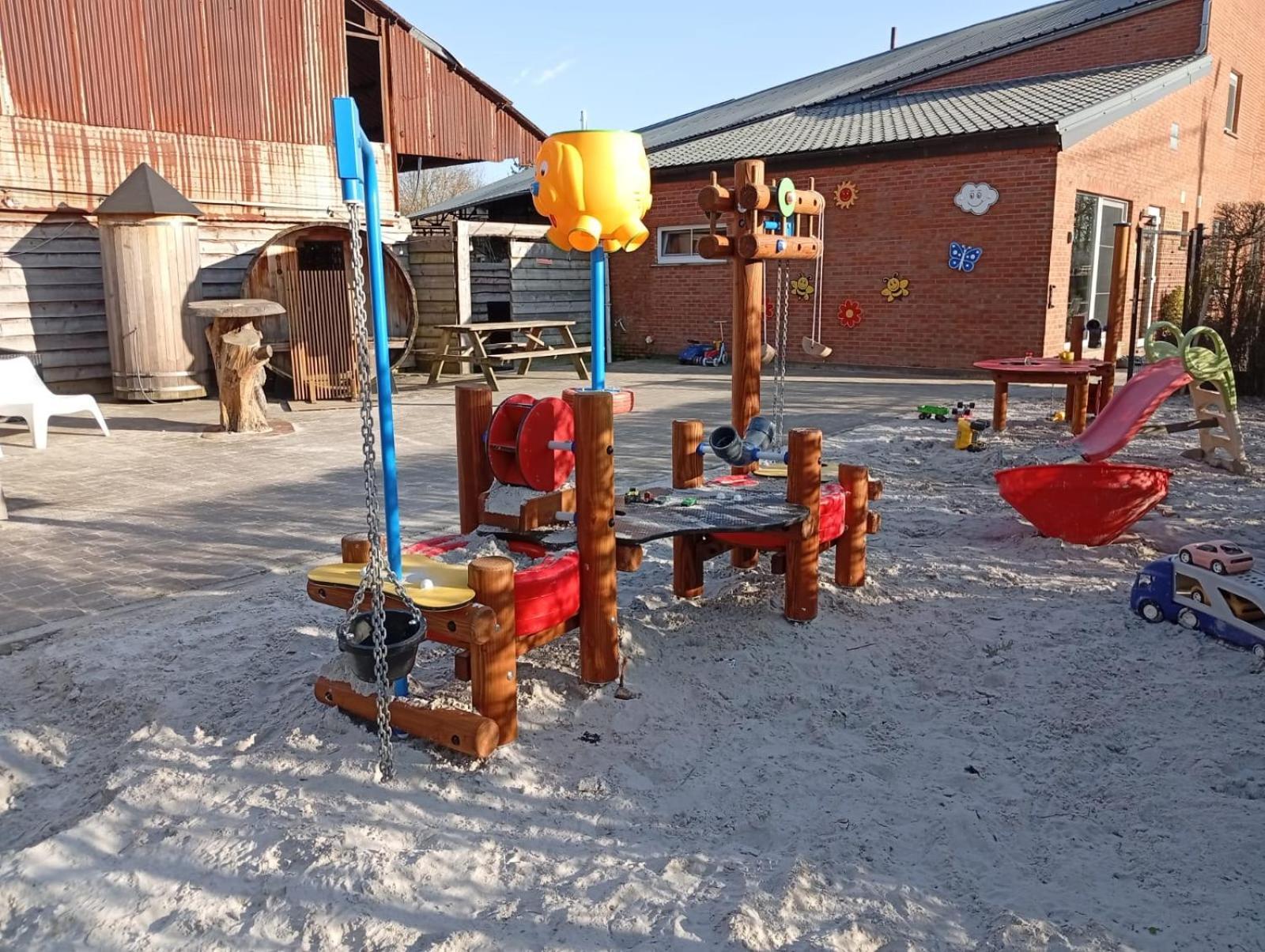 De Smishoeve Met Kinderpret, Dieren En Wellness Heers エクステリア 写真